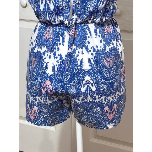 FuGui.xing sunsuit Size M short jumper. Floral design. Cold shoulder sleeveless - Picture 5 of 5